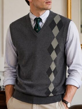 Axist Men’s Dark Gray Argyle V-Neck Knit Sweater Vest - Size L
